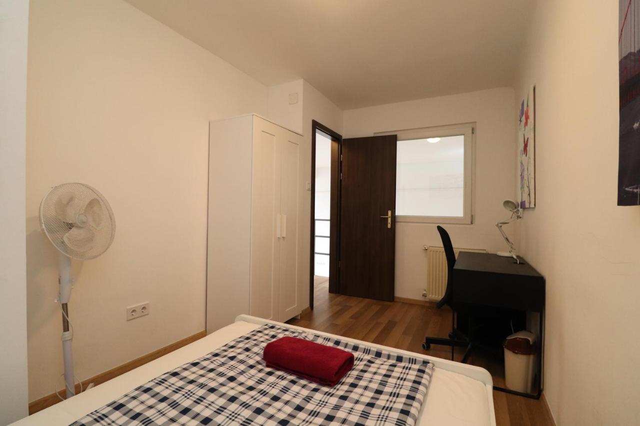 New Guest House A In Kiraly Street 106 บูดาเปสต์ ภายนอก รูปภาพ