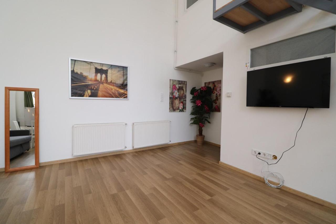 New Guest House A In Kiraly Street 106 บูดาเปสต์ ภายนอก รูปภาพ