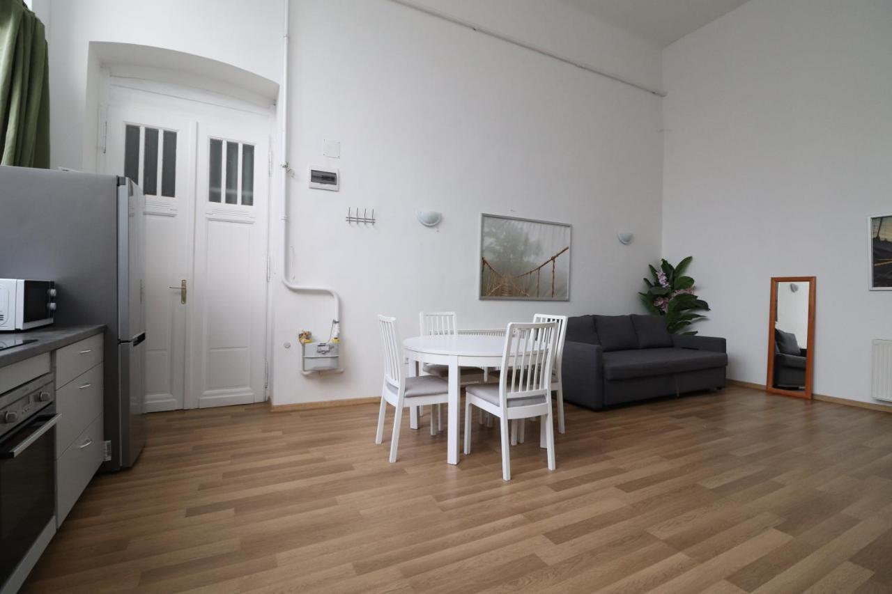 New Guest House A In Kiraly Street 106 บูดาเปสต์ ภายนอก รูปภาพ
